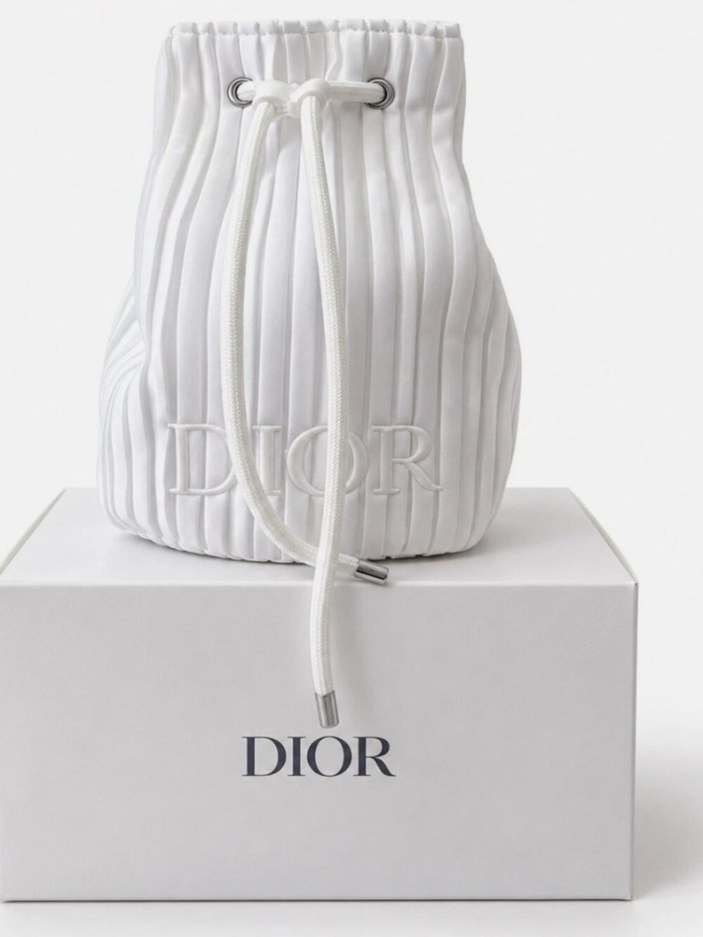 DIOR Beauty White Embroidered Cosmetic Drawstring Pouch NEW